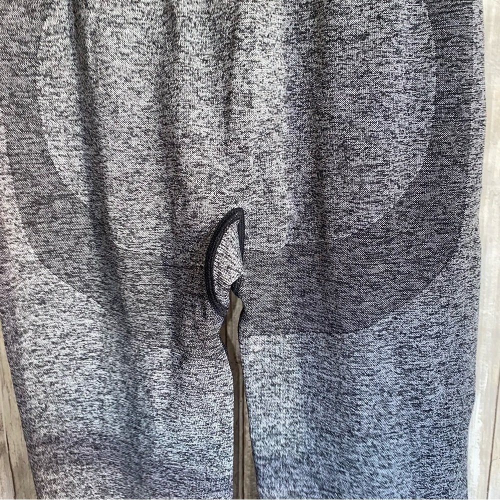 PINK Grey Seamless Air Leggings - Picture 5 of 7